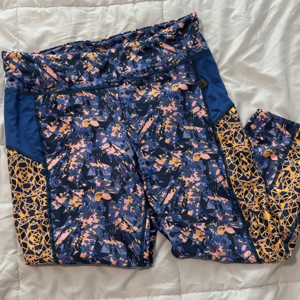 Maaji Ladies cropped Leggings with Blue and Orange Pattern